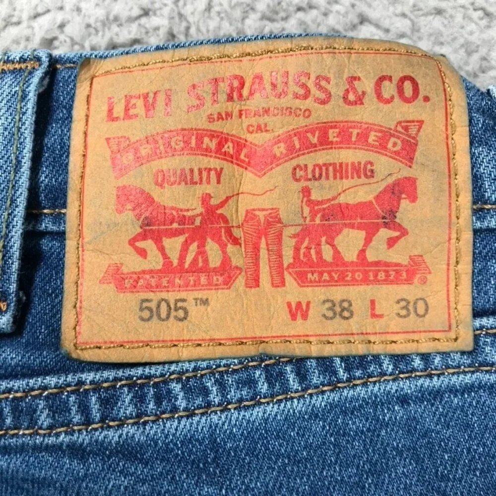 LEVIS 505 Jeans Mens 38x30 Regular Fit Straight Leg‎ Medium Wash Denim *FLAW